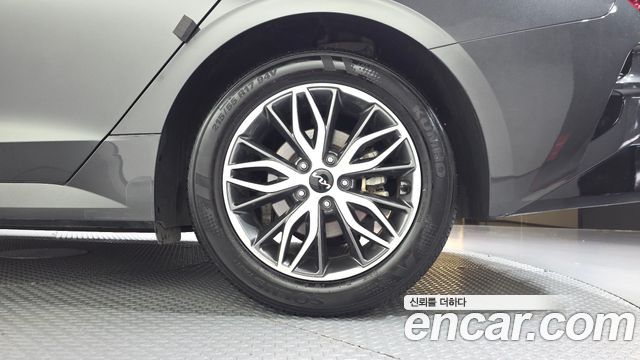 Kia K5 (III) 2.0 Prestige 2023 — фото 27