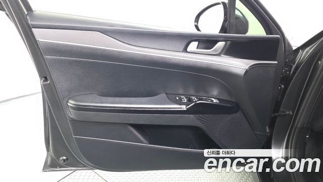Kia K5 (III) 2.0 Prestige 2023 — фото 30