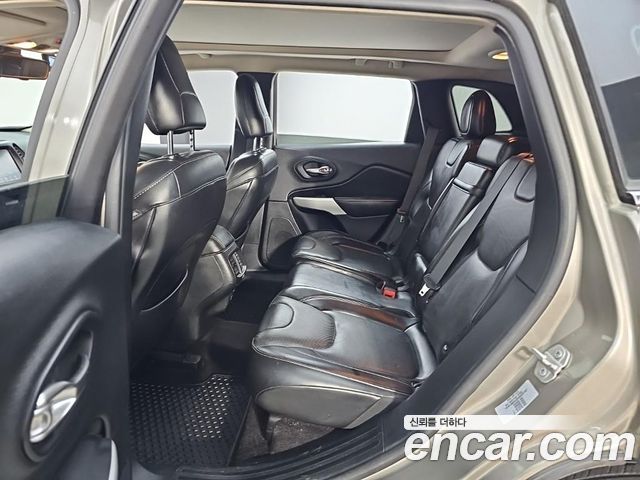 Jeep Cherokee (KL) 2.2 Diesel Limited 4WD 2017 — фото 16