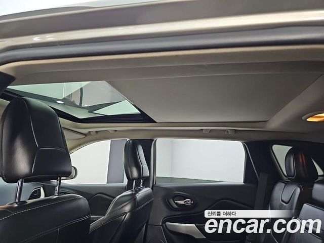 Jeep Cherokee (KL) 2.2 Diesel Limited 4WD 2017 — фото 17