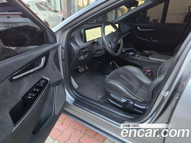 Kia EV6 GT 4WD 2023 — фото 16