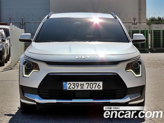Kia Niro Prestige 2024 — фото 3