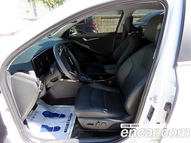 Kia Niro Prestige 2024 — фото 10