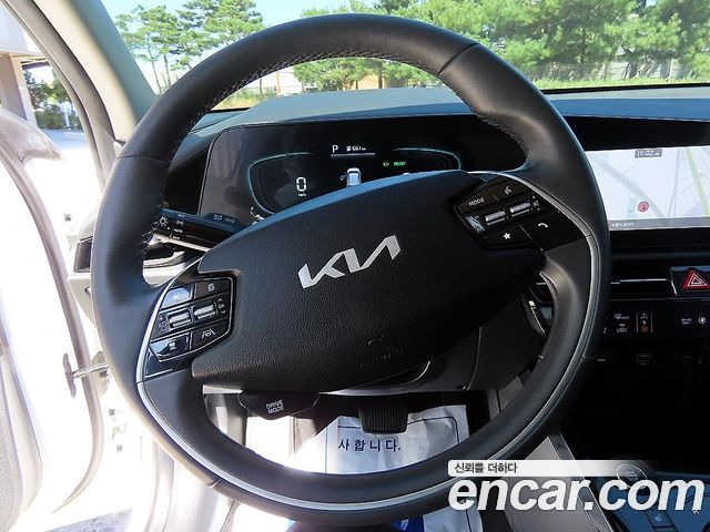 Kia Niro Prestige 2024 — фото 16