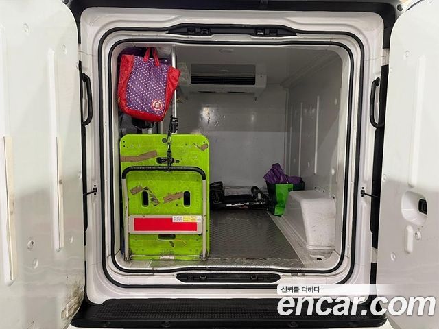 Hyundai ST1 Cargo Freezer Container Premium 2025 — фото 15