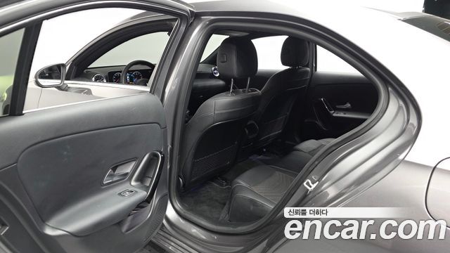 Mercedes-Benz A-Class (W177) A220 Sedan 2020 — фото 26