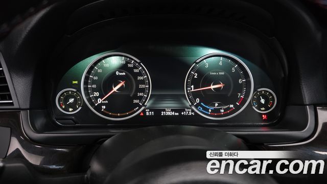 BMW 5 Series (F10) 528i xDrive 2013 — фото 8