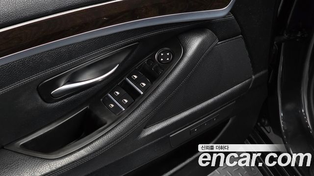BMW 5 Series (F10) 528i xDrive 2013 — фото 20
