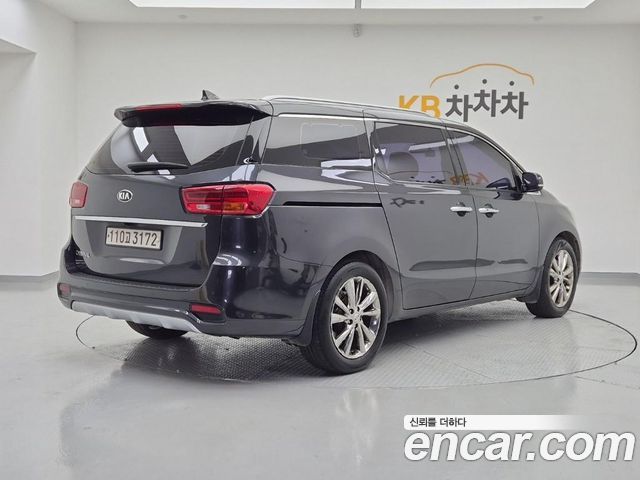 Kia Carnival 9-Seater Prstige 2019 — фото 4
