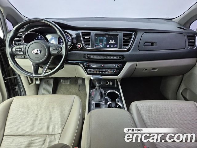 Kia Carnival 9-Seater Prstige 2019 — фото 5