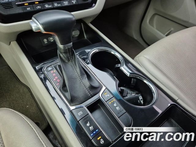 Kia Carnival 9-Seater Prstige 2019 — фото 8