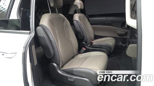 Kia Carnival (IV) HEV 9seater Signature 2025 — фото 12