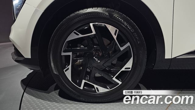 Kia Sportage (V) Gasoline 1.6 Turbo 2WD Signature 2023 — фото 5