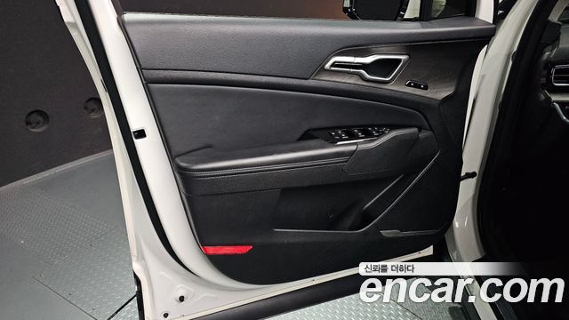 Kia Sportage (V) Gasoline 1.6 Turbo 2WD Signature 2023 — фото 24