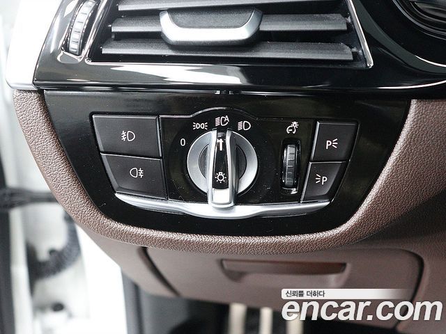 BMW 5 Series (G30) 520d xDrive M Sport Package Plus 2018 — фото 18