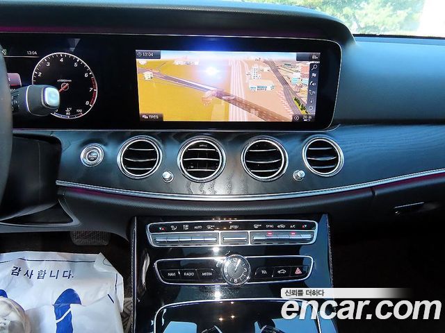 Mercedes-Benz E-Class (W213) E300 4MATIC Avnatgarde 2019 — фото 17