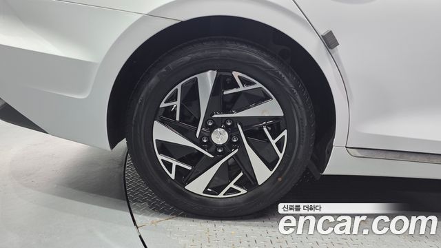 Hyundai Grandeur Hybrid (IG) Le Blanc 2023 — фото 5