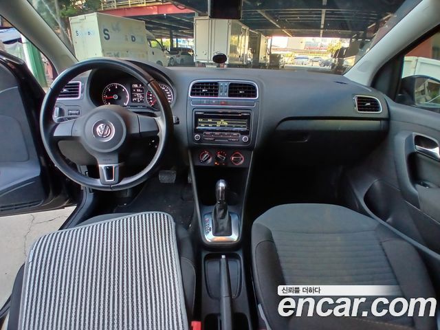 Volkswagen Polo 1.6 TDI R-Line 5th 2014 — фото 9