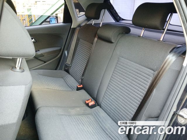 Volkswagen Polo 1.6 TDI R-Line 5th 2014 — фото 17