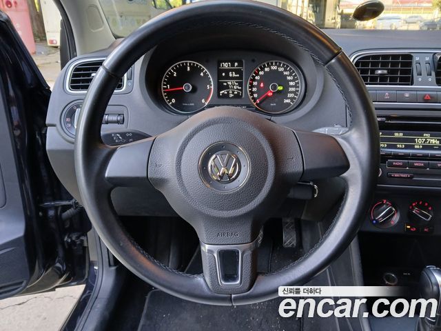 Volkswagen Polo 1.6 TDI R-Line 5th 2014 — фото 18