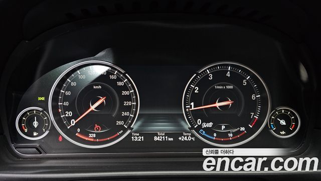 BMW 5 Series (F10) 528i 2013 — фото 8