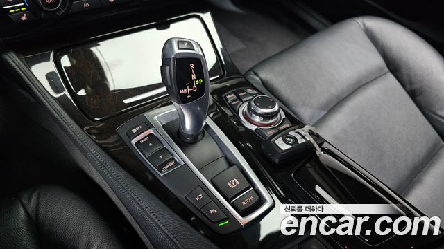BMW 5 Series (F10) 528i 2013 — фото 9