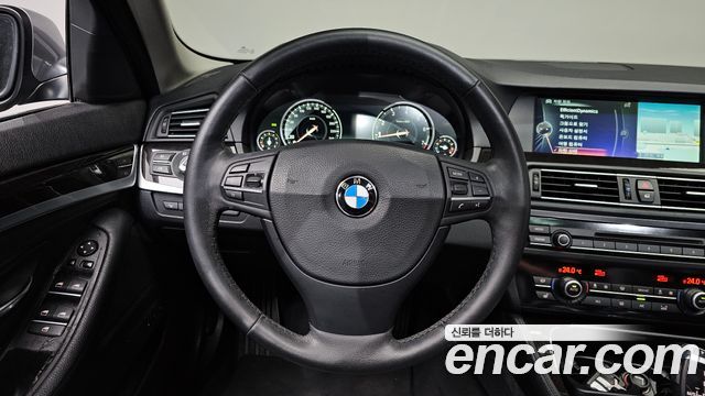 BMW 5 Series (F10) 528i 2013 — фото 13