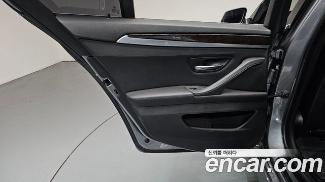 BMW 5 Series (F10) 528i 2013 — фото 25