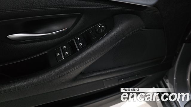 BMW 5 Series (F10) 528i 2013 — фото 27