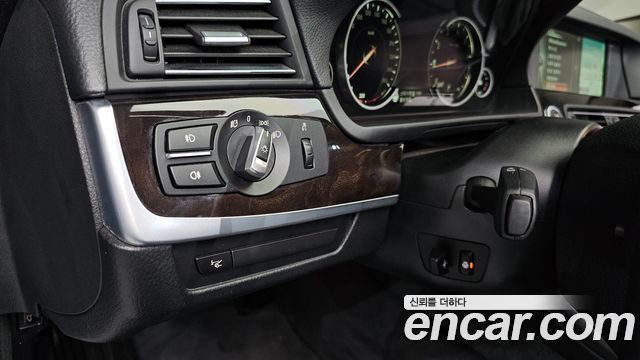 BMW 5 Series (F10) 528i 2013 — фото 30