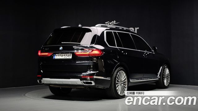 BMW X7 (G07) xDrive 40i Design Pure Excellence 6-Seater 2022 — фото 2