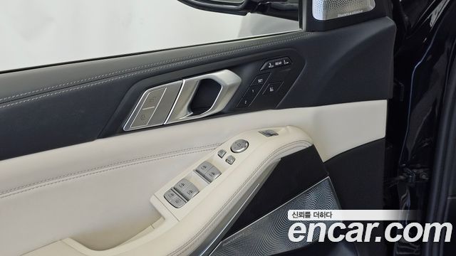BMW X7 (G07) xDrive 40i Design Pure Excellence 6-Seater 2022 — фото 36