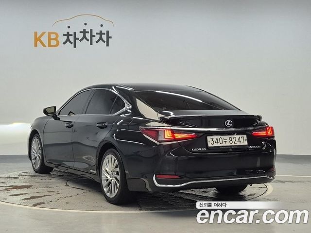 Lexus ES300h (VII) Luxury Plus 2020 — фото 2