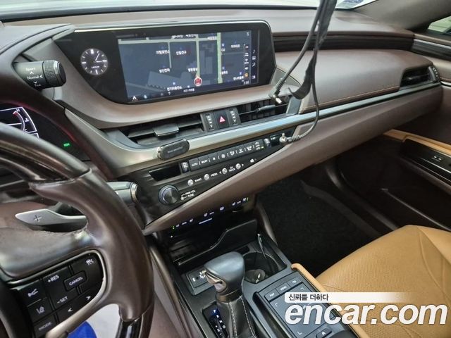 Lexus ES300h (VII) Luxury Plus 2020 — фото 10