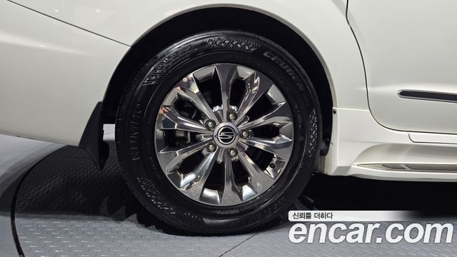 KG Mobility (SsangYong) Korando Turismo 4WD RX 9-seater 2017 — фото 5