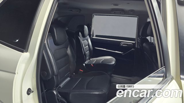 KG Mobility (SsangYong) Korando Turismo 4WD RX 9-seater 2017 — фото 16