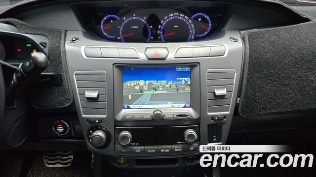 KG Mobility (SsangYong) Korando Turismo 4WD RX 9-seater 2017 — фото 18