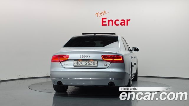 Audi A8 4.2 FSI Quattro LWB D4 2012 — фото 4