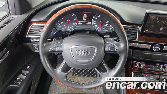 Audi A8 4.2 FSI Quattro LWB D4 2012 — фото 13