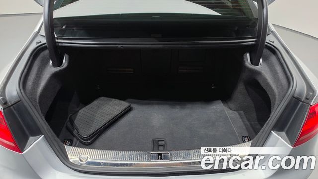 Audi A8 4.2 FSI Quattro LWB D4 2012 — фото 19