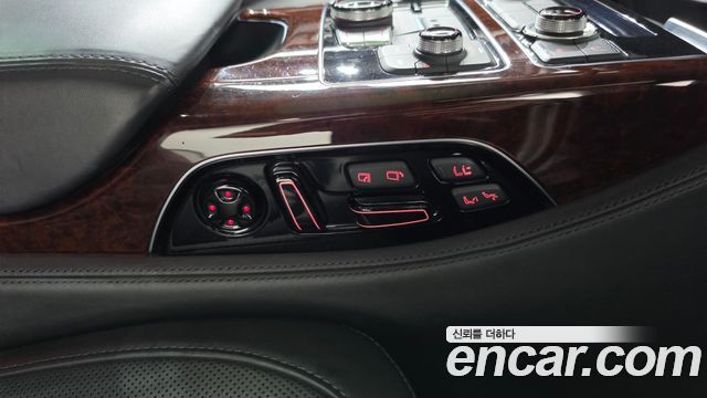 Audi A8 4.2 FSI Quattro LWB D4 2012 — фото 20
