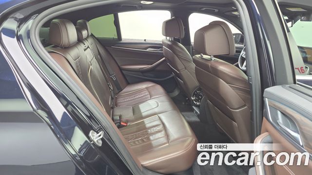 BMW 5 Series (G30) 530i xDrive M Sport Package Plus 2018 — фото 11