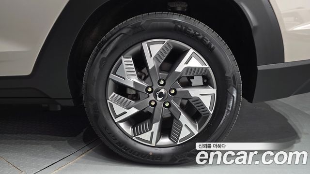 KG Mobility (SsangYong) Torres EVX E7 2024 — фото 21