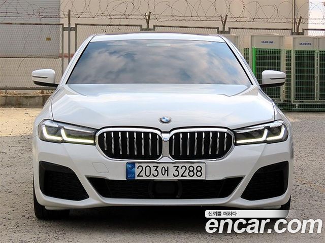 BMW 5 Series (G30) 520i M Sport 2022 — фото 1