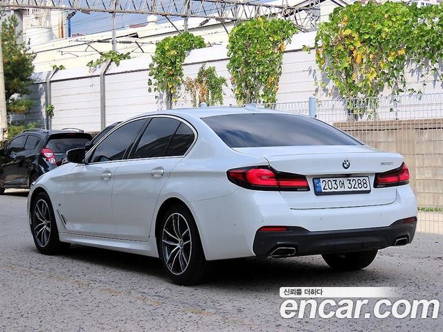 BMW 5 Series (G30) 520i M Sport 2022 — фото 3