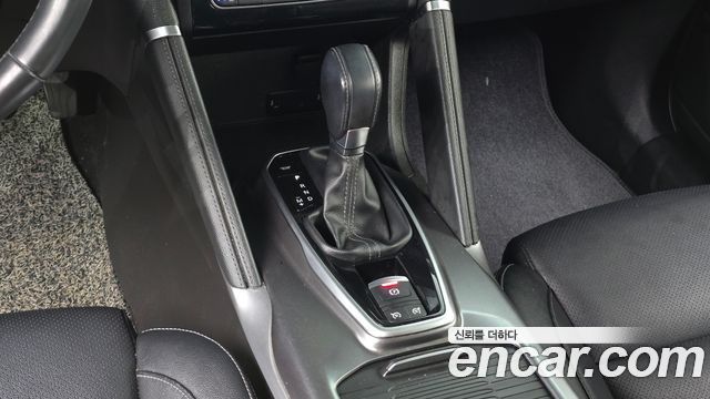 Renault Korea QM6 2.0 LPe LE Signature 2WD 2022 — фото 9