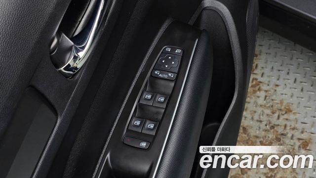 Renault Korea QM6 2.0 LPe LE Signature 2WD 2022 — фото 27