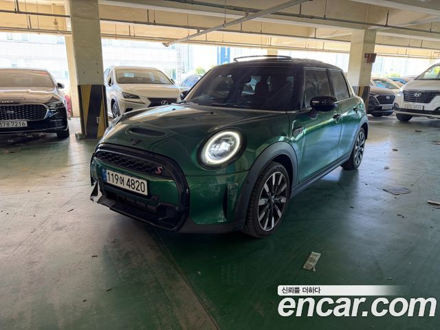 MINI Cooper S 5Door Classic Third Generation 2023 — фото 1