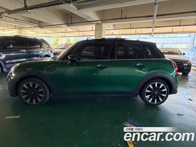 MINI Cooper S 5Door Classic Third Generation 2023 — фото 3