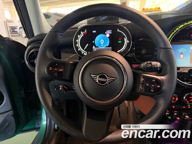 MINI Cooper S 5Door Classic Third Generation 2023 — фото 10
